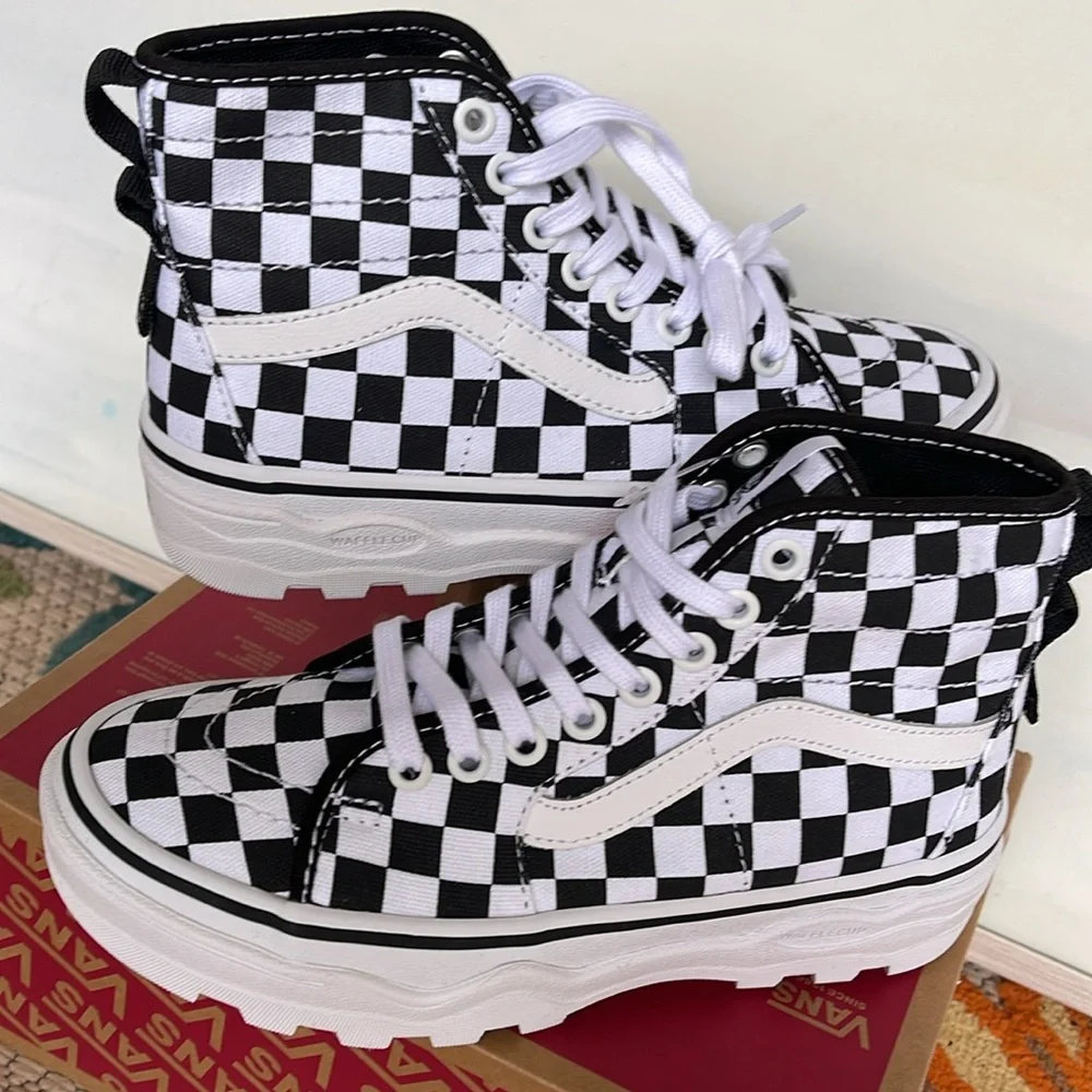 Vans WMNS Sentry Sk8-Hi
Checkerboard
VN0A5KY5705
Sneakers - Picture 10 of 16